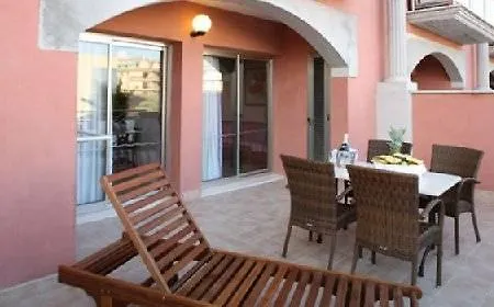 Hotel Aparthotel Estrella De Mar 4*